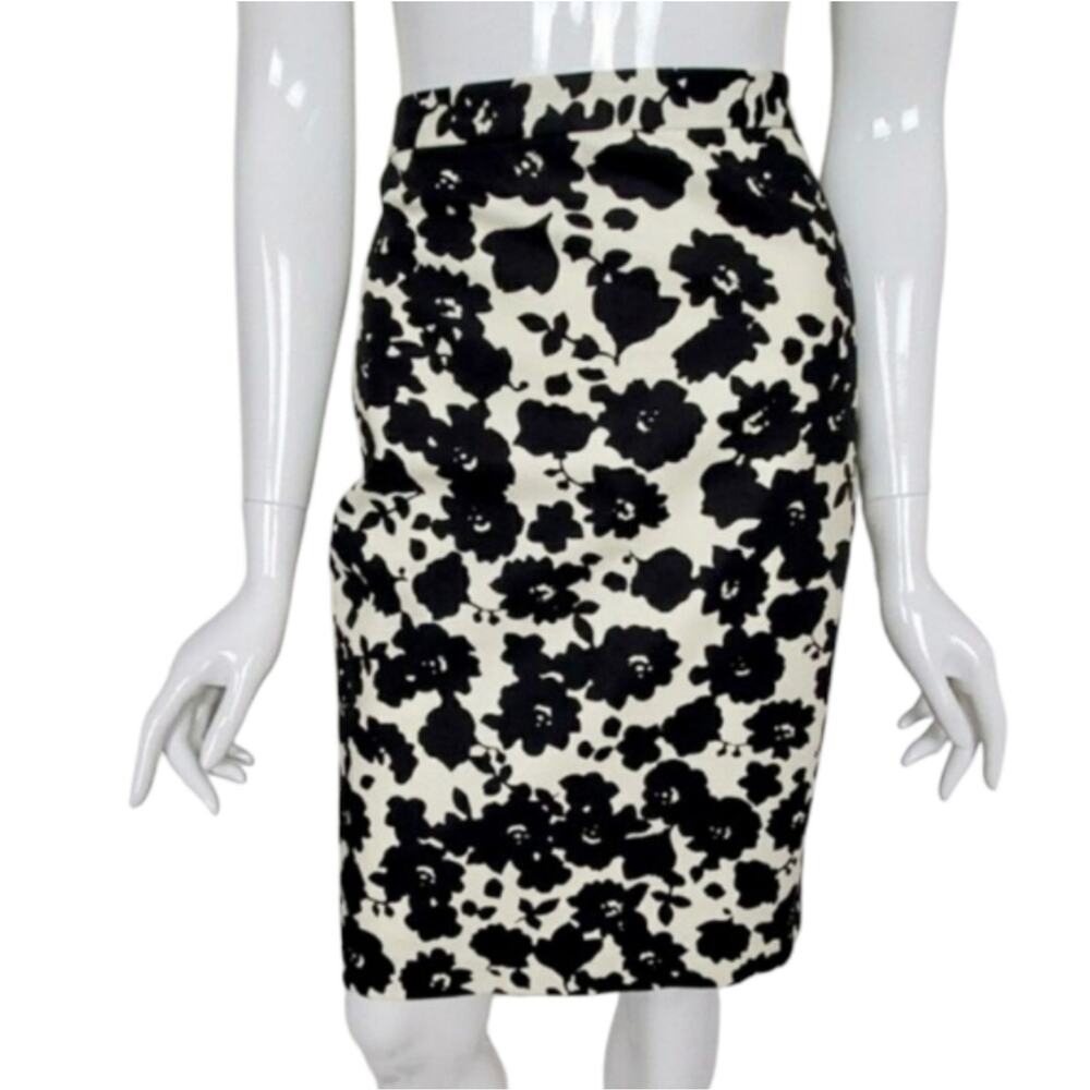 LOFT Black White Floral Pencil Skirt Size 6‎ Knee Length Work Career size 6 New
